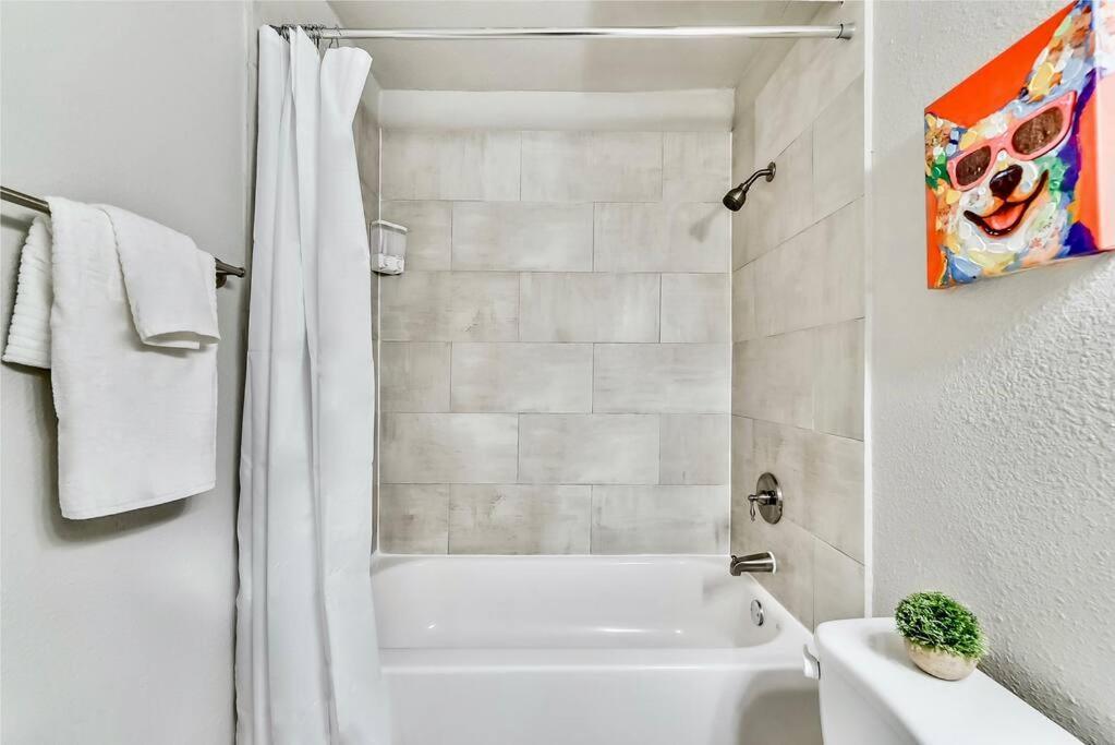 Dallas Boutique Flat + Arboretum Tickets Included Kültér fotó